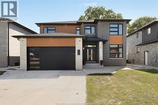 1581 Rockport St in Windsor, ON - Building Photo
