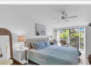 87200 Overseas Hwy in Islamorada, FL - Foto de edificio - Building Photo