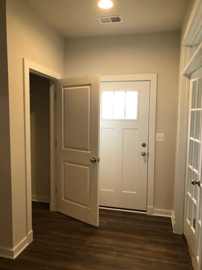 8455 Red Sage Way S in Urbana, MD - Foto de edificio - Building Photo