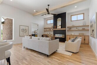 2326 E 134th St S in Jenks, OK - Foto de edificio - Building Photo