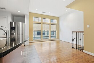 1719 Welch St in Houston, TX - Foto de edificio - Building Photo