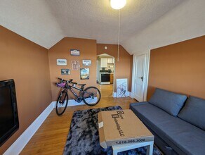 2618 University Ave NE in Minneapolis, MN - Building Photo - Building Photo