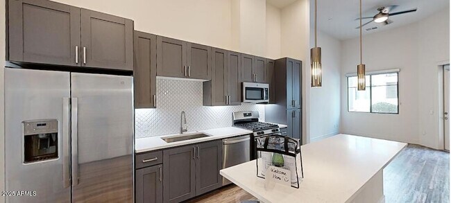 15501 N Dial Blvd, Unit A1 in Scottsdale, AZ - Foto de edificio - Building Photo