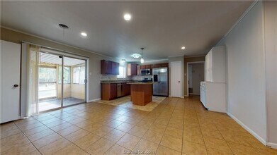 1207 Lawyer St in College Station, TX - Building Photo - Building Photo