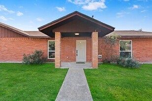 1101 Lark Ave in McAllen, TX - Building Photo