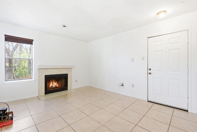 4500 E Oltorf St in Austin, TX - Building Photo - Building Photo