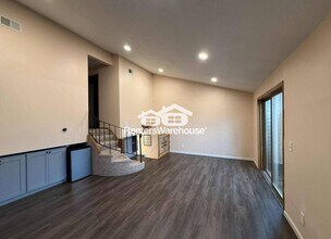 5213 Hiawatha Ln in Minneapolis, MN - Building Photo - Building Photo
