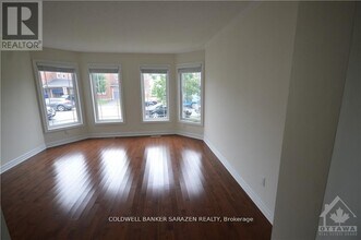 252 Moss Grove St in Ottawa, ON - Building Photo - Building Photo