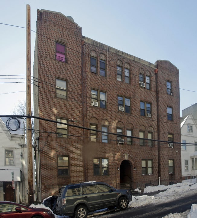 114 Valentine St in Mount Vernon, NY - Foto de edificio