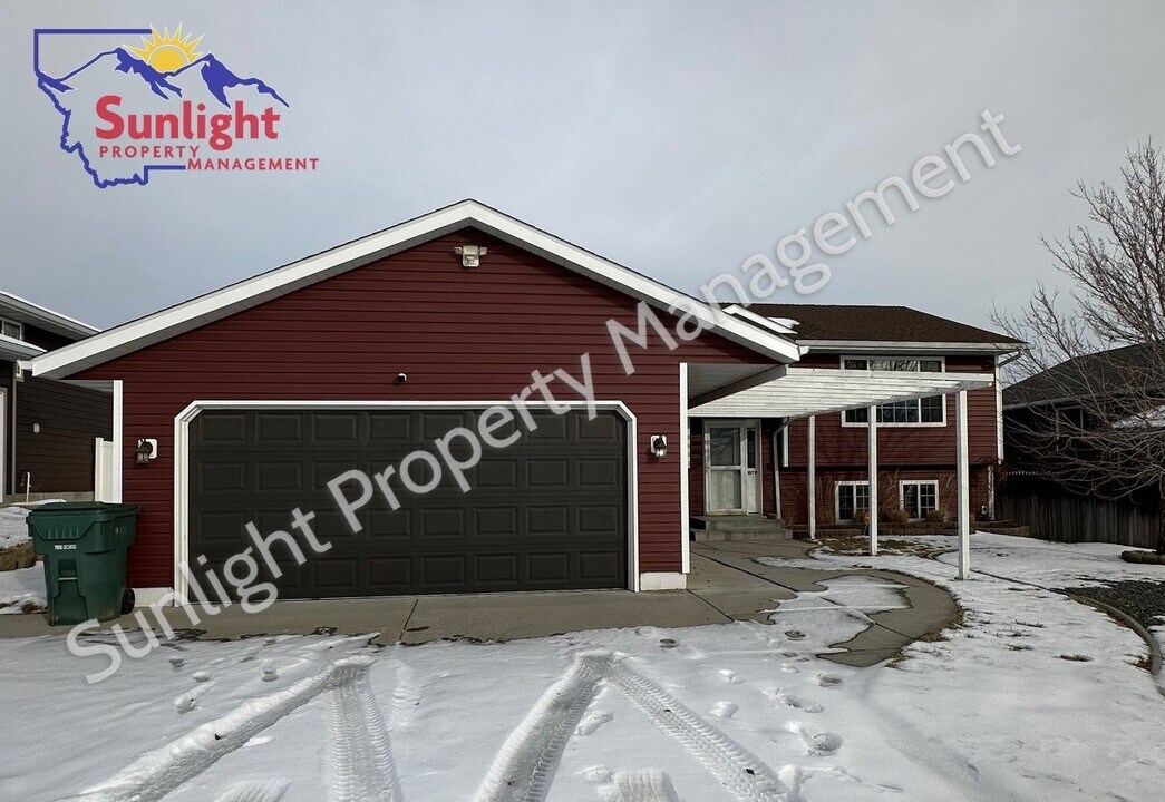 1079 El Rancho Dr in Billings, MT - Building Photo