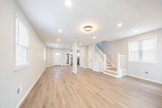 1 Stegman Ct in Jersey City, NJ - Foto de edificio - Building Photo