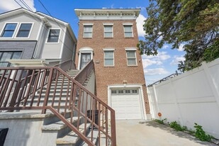 16 FISK St in Jersey City, NJ - Building Photo