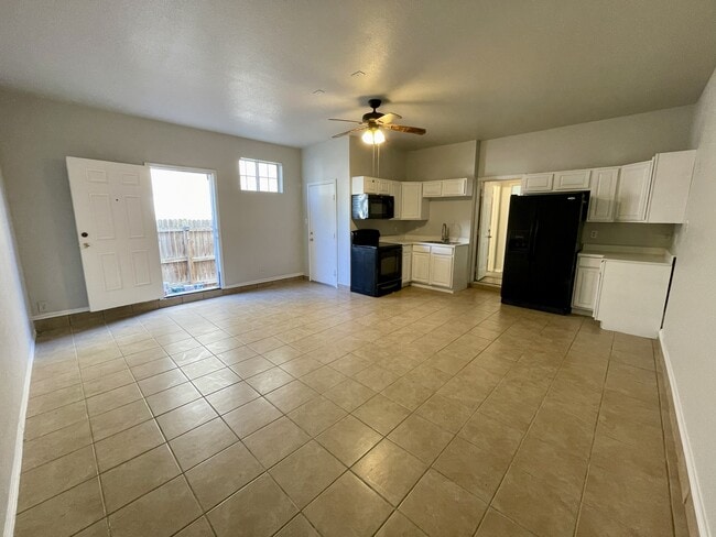 5003 Gemsbuck Chase in San Antonio, TX - Foto de edificio - Building Photo