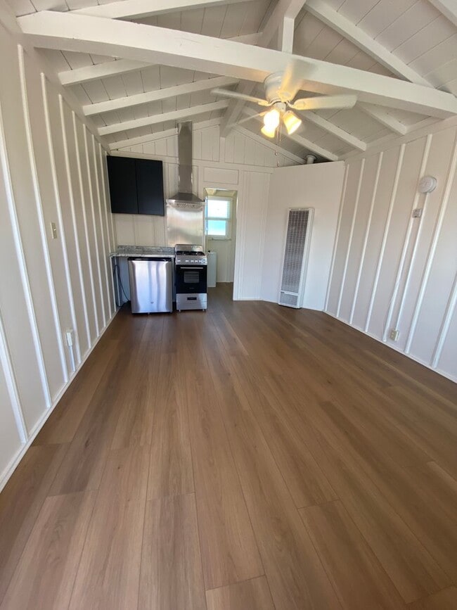 property at 4432 Pacific Hwy