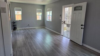 6322 8th Ave in Los Angeles, CA - Building Photo