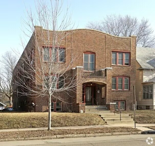 property at 1511 Grand Ave