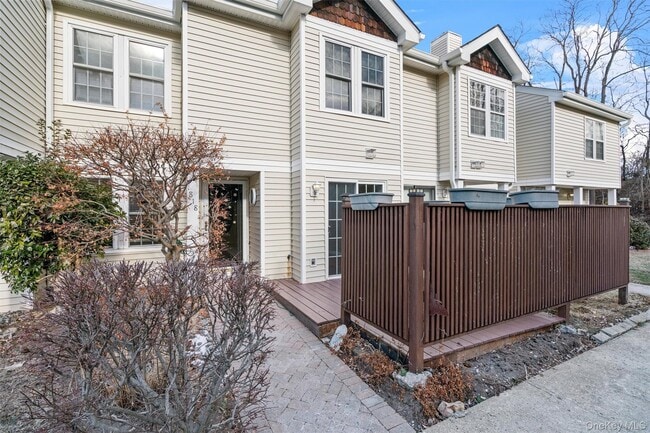 1818 Whispering Hills Dr in Chester, NY - Building Photo - Building Photo