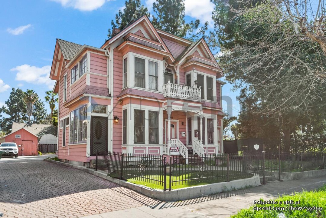 160 E Reed St in San Jose, CA - Building Photo