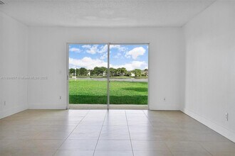 3417 NW 44th St in Lauderdale Lakes, FL - Building Photo - Building Photo