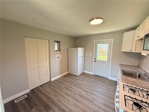 612 Kirkwood Dr in Fairborn, OH - Foto de edificio - Building Photo