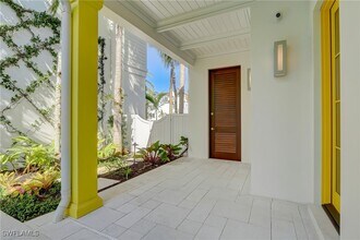 942 9th Ave S in Naples, FL - Building Photo - Building Photo