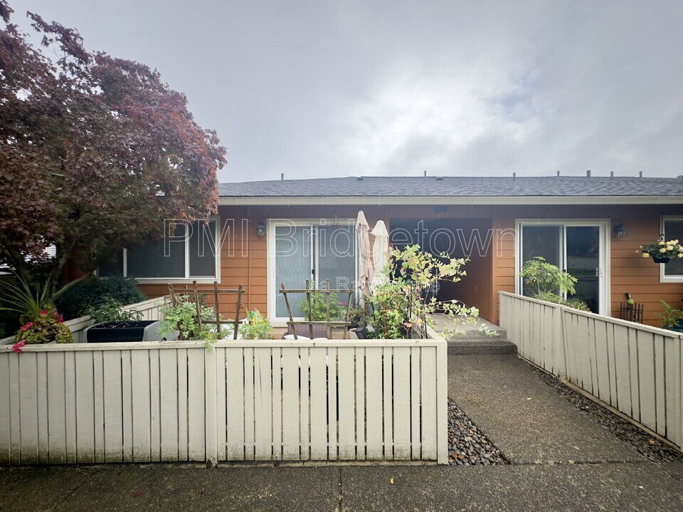 2531 SW Spring Garden St in Portland, OR - Building Photo