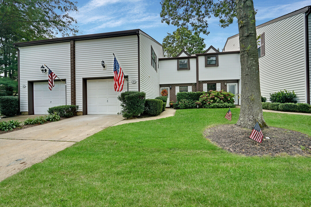 47 Apple Dr in Spring Lake, NJ - Foto de edificio