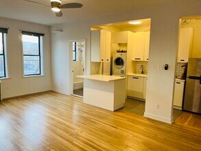 821 Bergen Ave in Jersey City, NJ - Foto de edificio - Building Photo