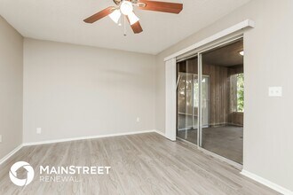 105 Whispering Pines Ct in Sanford, FL - Building Photo - Building Photo