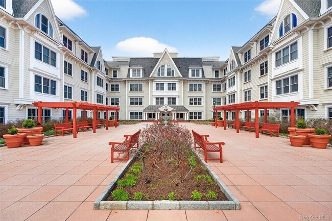 225 Stanley Ave in Mamaroneck, NY - Building Photo - Building Photo