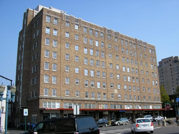 Mount Baker Apartments in Bellingham, WA - Building Photo