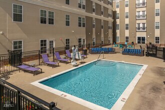 Attain Shockoe in Richmond, VA - Foto de edificio - Building Photo