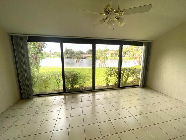 4928 Sable Pine Cir in West Palm Beach, FL - Building Photo - Building Photo