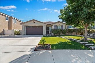 39366 11th St W in Palmdale, CA - Foto de edificio - Building Photo