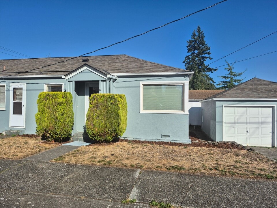 810 High Ave in Bremerton, WA - Building Photo