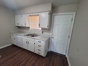 5524 Sullivan Rd in Tallahassee, FL - Building Photo - Building Photo