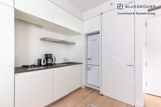 70 W 45th St in New York, NY - Building Photo - Building Photo