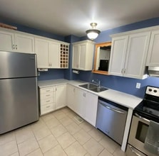 Spacious End-Unit Townhome with Private Backyard in Prime Location in Ottawa, ON - Building Photo - Building Photo