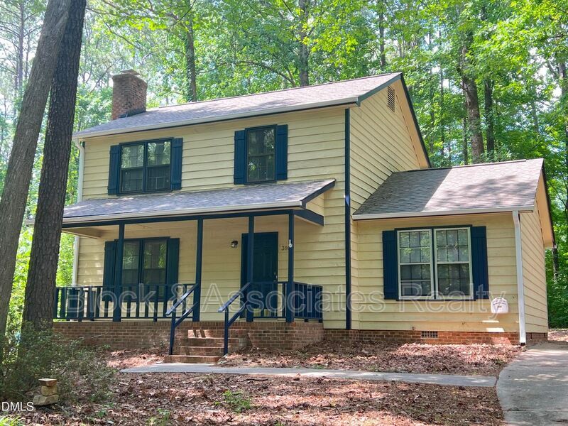 310 Trappers Run Dr in Cary, NC - Building Photo