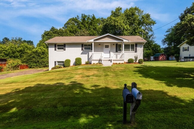 11017 Hughlan Dr