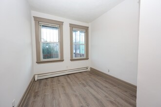 6 Waumbeck St, Unit 2 in Boston, MA - Building Photo - Building Photo