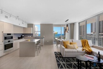 4010 S Ocean Dr in Hollywood, FL - Building Photo - Building Photo