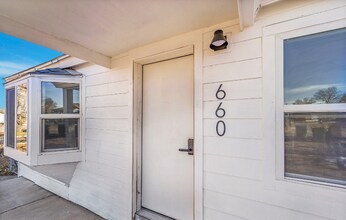 660 Hickory St in Hudson, CO - Foto de edificio - Building Photo