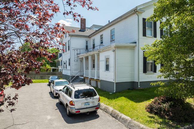 10 Nickerson St in Pawtucket, RI - Building Photo - Building Photo