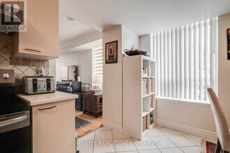 130 Pond Dr in Markham, ON - Building Photo - Building Photo