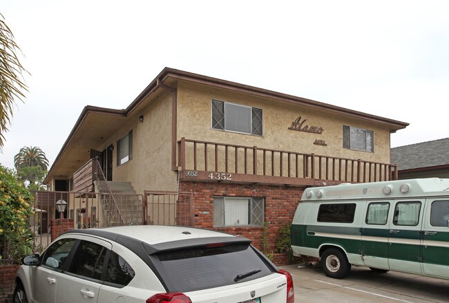 Alamo Apartments in San Diego, CA - Foto de edificio - Building Photo