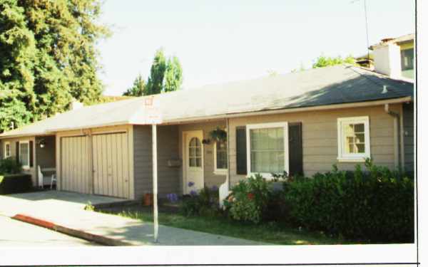 997-999 Crane St in Menlo Park, CA - Foto de edificio - Building Photo