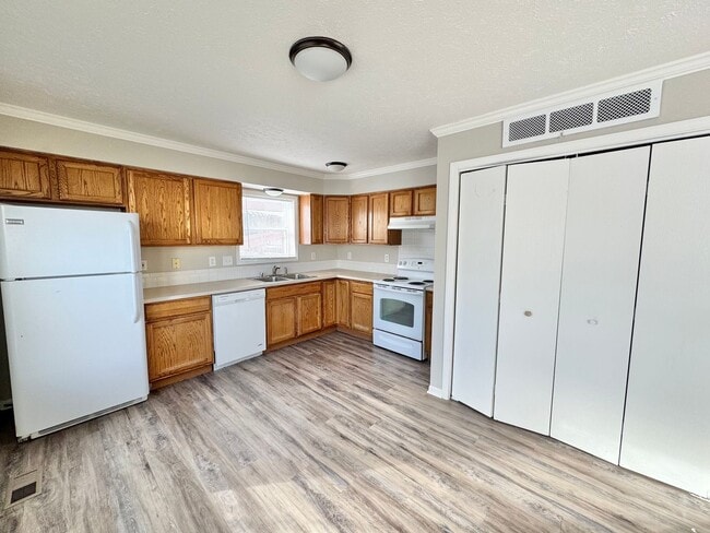 property at 1104 Mazatlan Cir