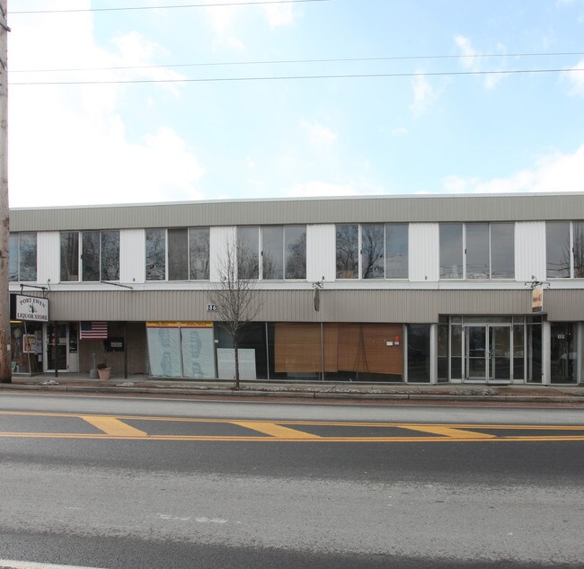 188 Broadway in Port Ewen, NY - Foto de edificio - Building Photo