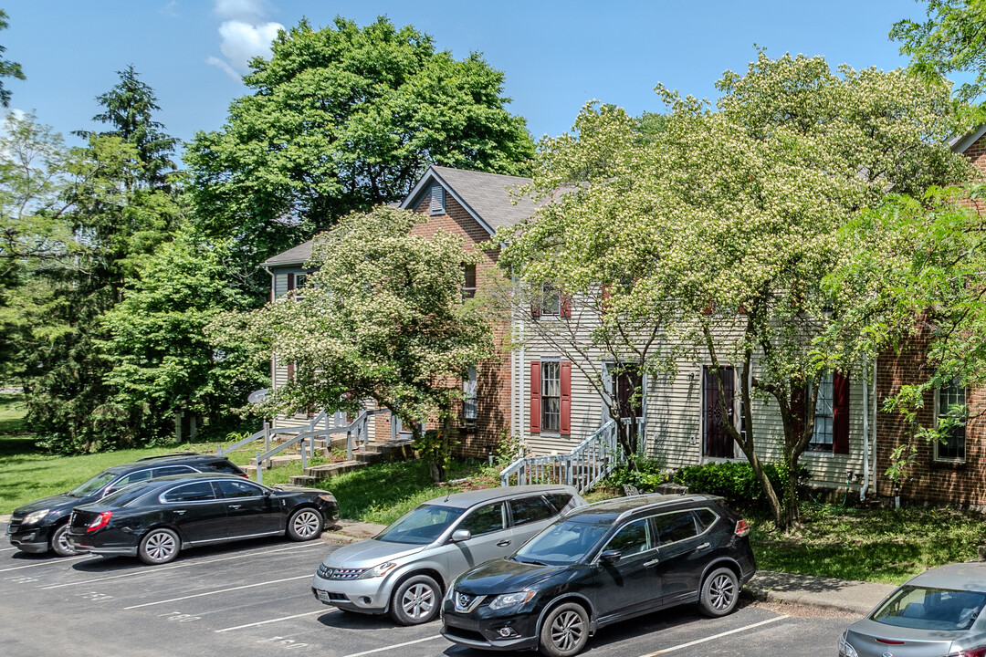 756 Crofton Cir in Reynoldsburg, OH - Building Photo